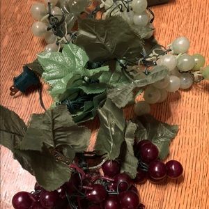 Grape Cluster String Lights (8ft)